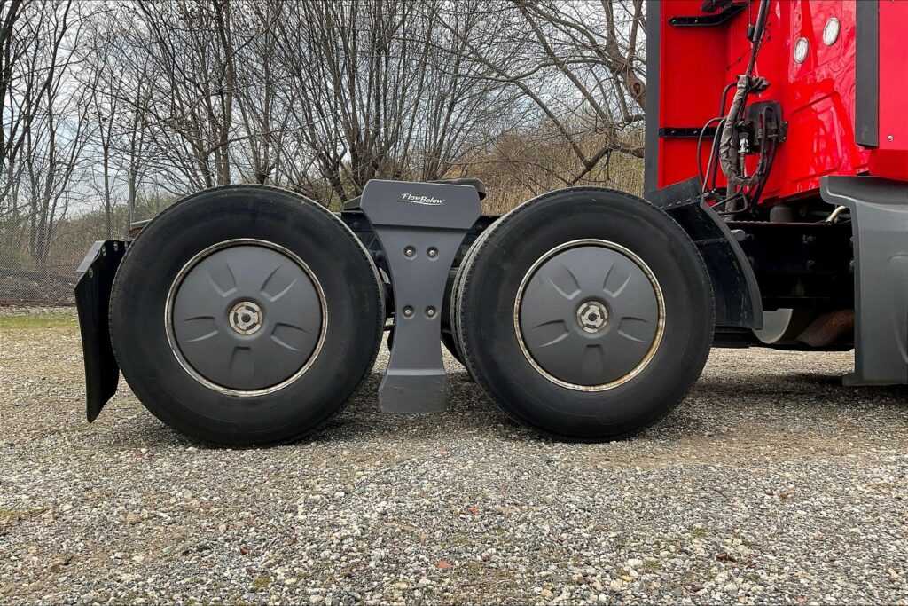 2021 CUM LT625 6×4 Sleeper