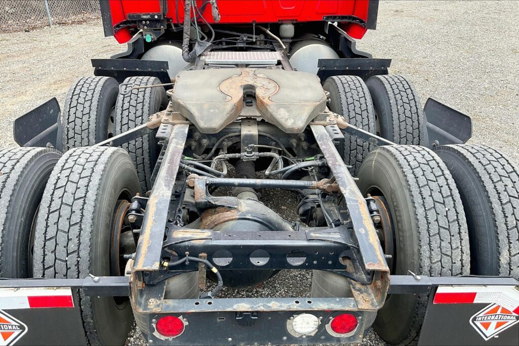 2021 CUM LT625 6×4 Sleeper