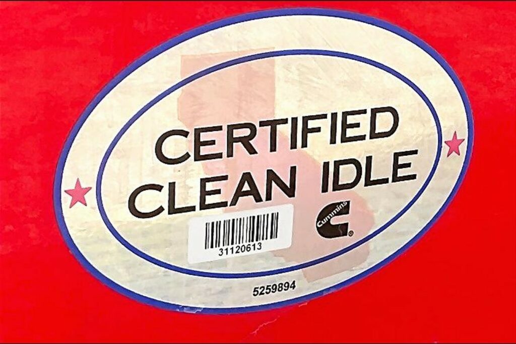 2021 CUM LT625 6×4 Sleeper