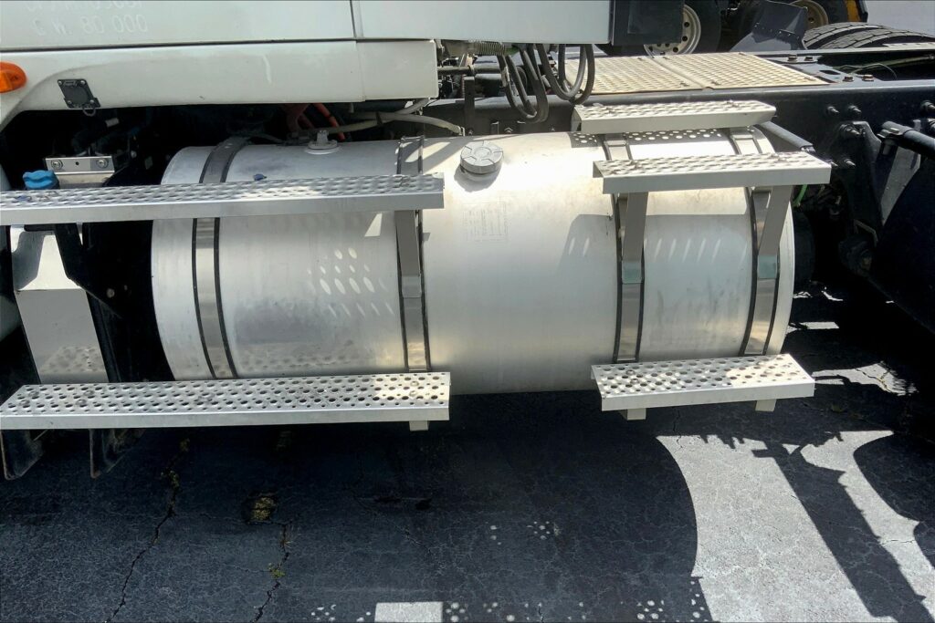 2020 CUM LT625 6×4 Day Cab