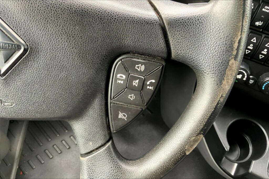 2021 CUM LT625 6×4 Sleeper