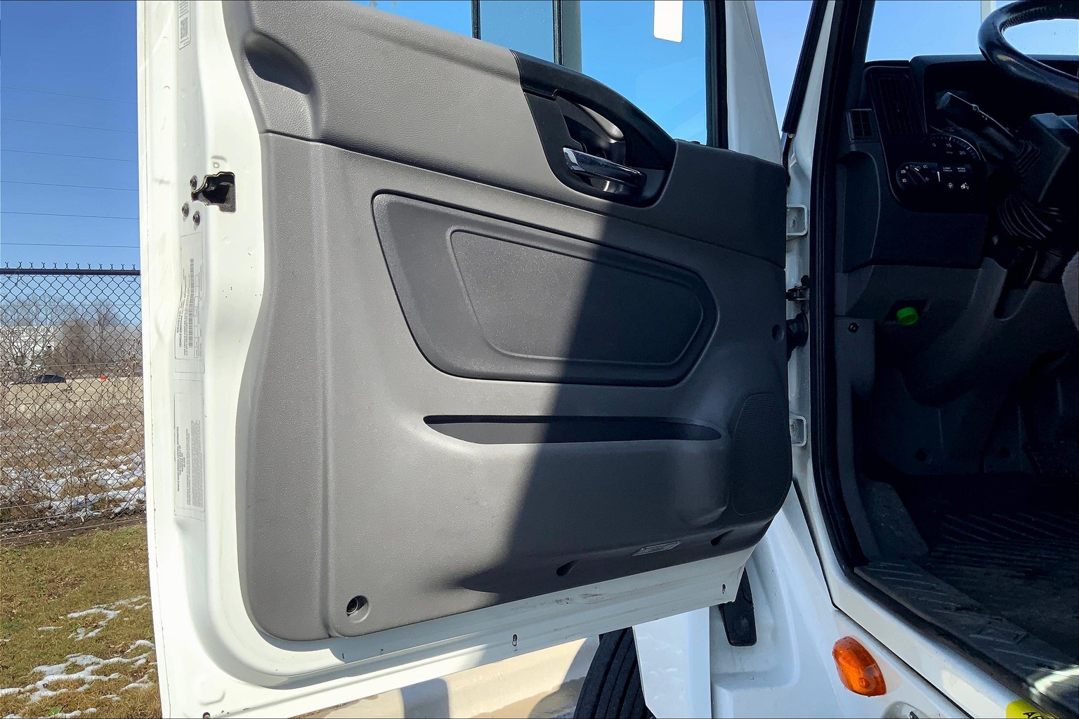 2021 CUM LT625 6×4 Sleeper