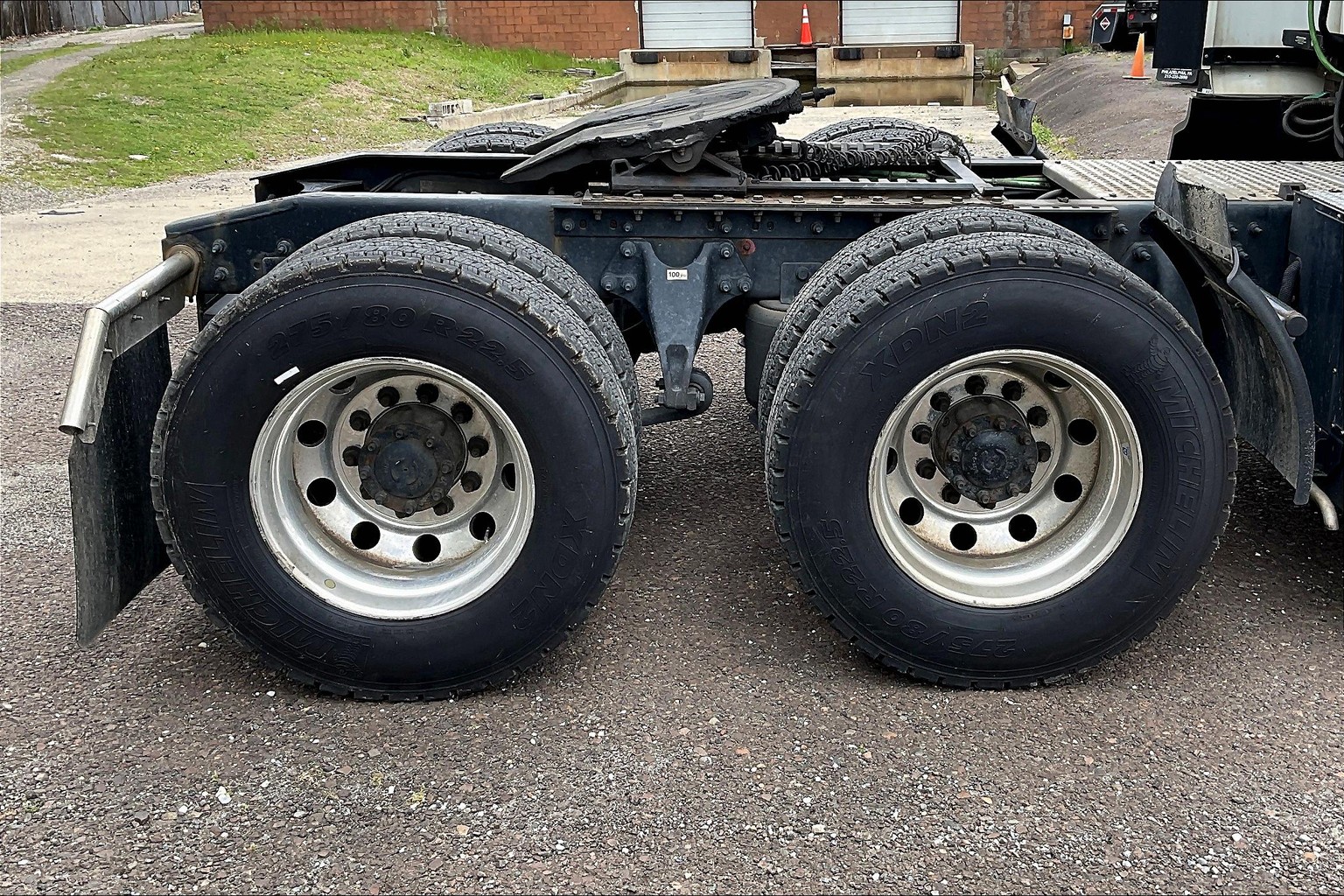 2021 CUM LT625 6×4 Sleeper