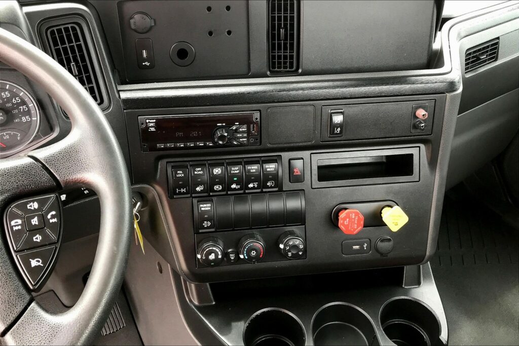 2020 CUM LT625 6×4 Day Cab