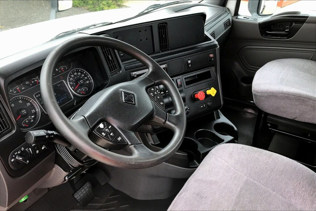 2020 CUM LT625 6×4 Day Cab