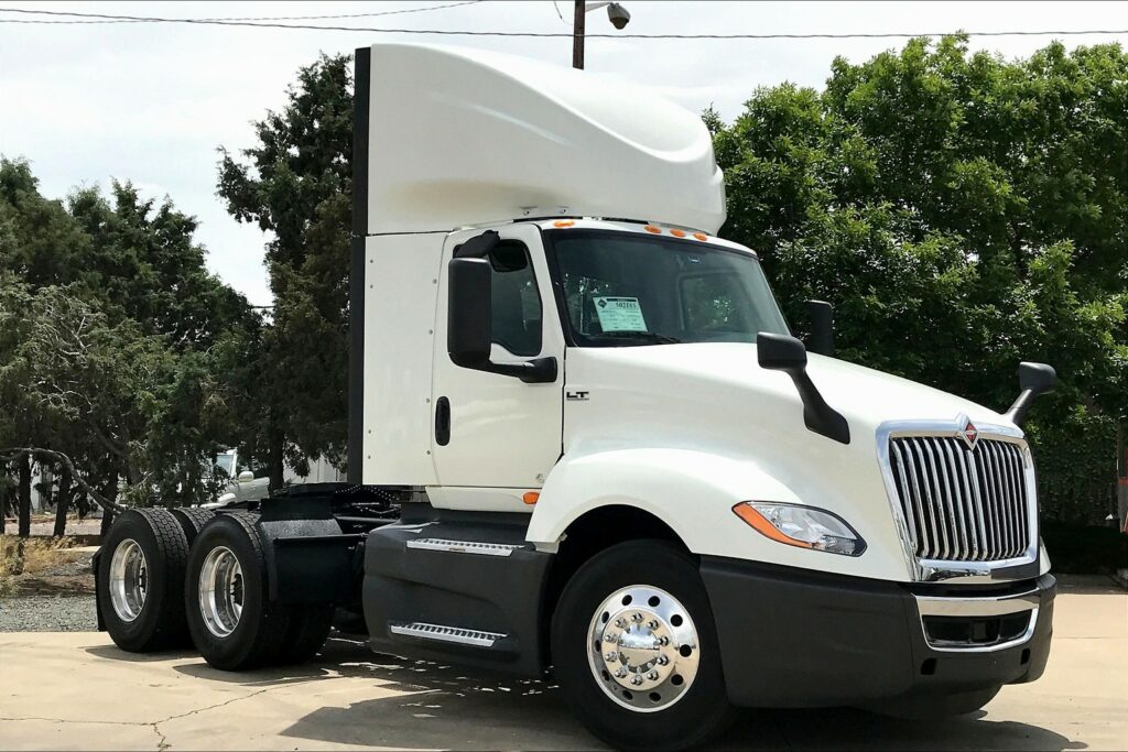 2021 CUM LT625 6×4 Day Cab
