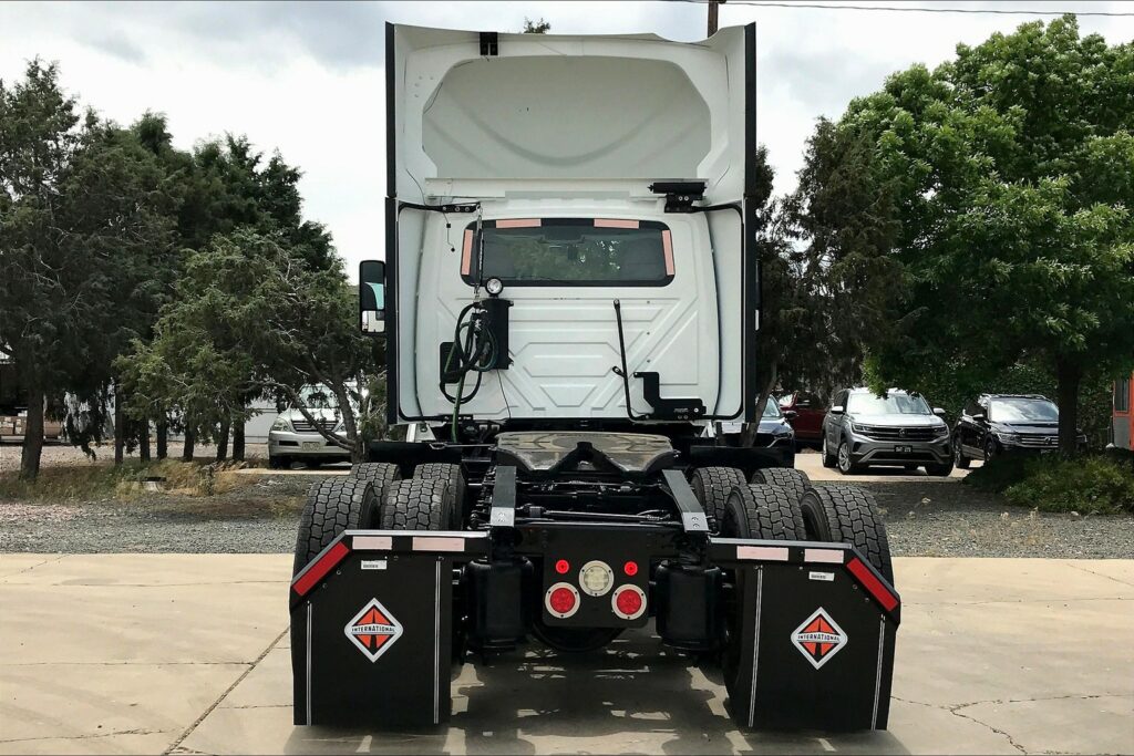 2021 CUM LT625 6×4 Day Cab