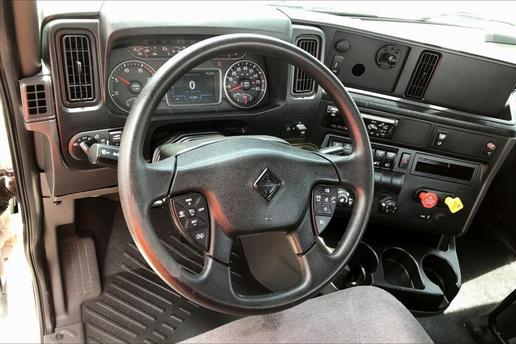 2021 CUM LT625 6×4 Day Cab