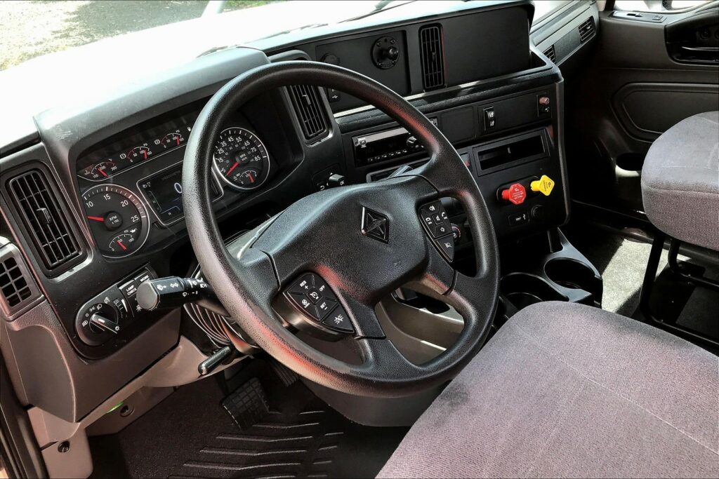 2021 CUM LT625 6×4 Day Cab