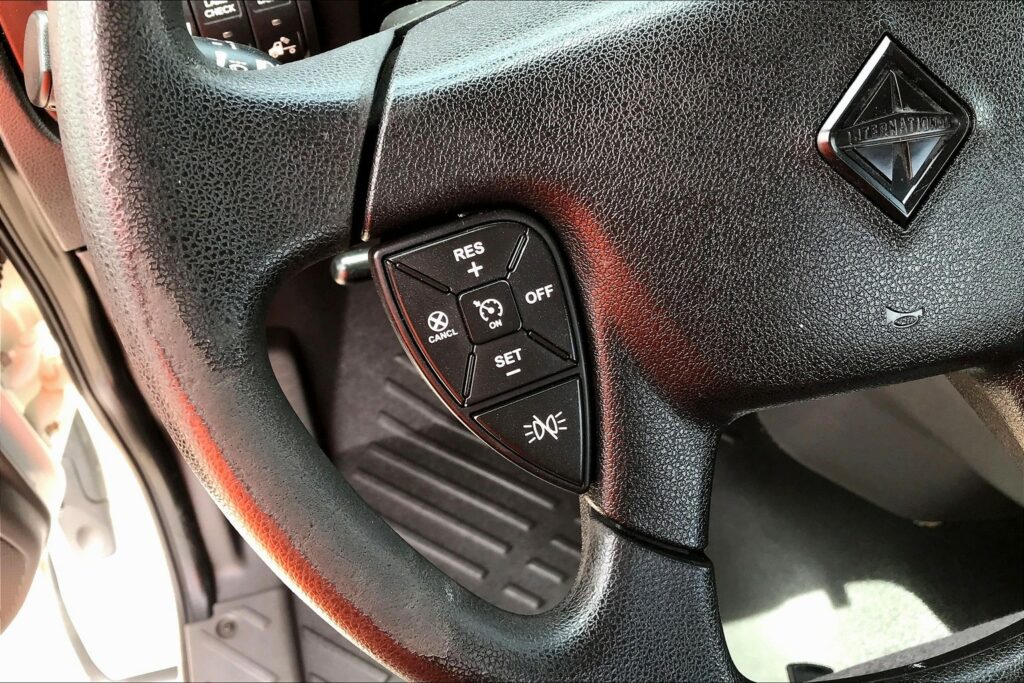 2021 CUM LT625 6×4 Day Cab