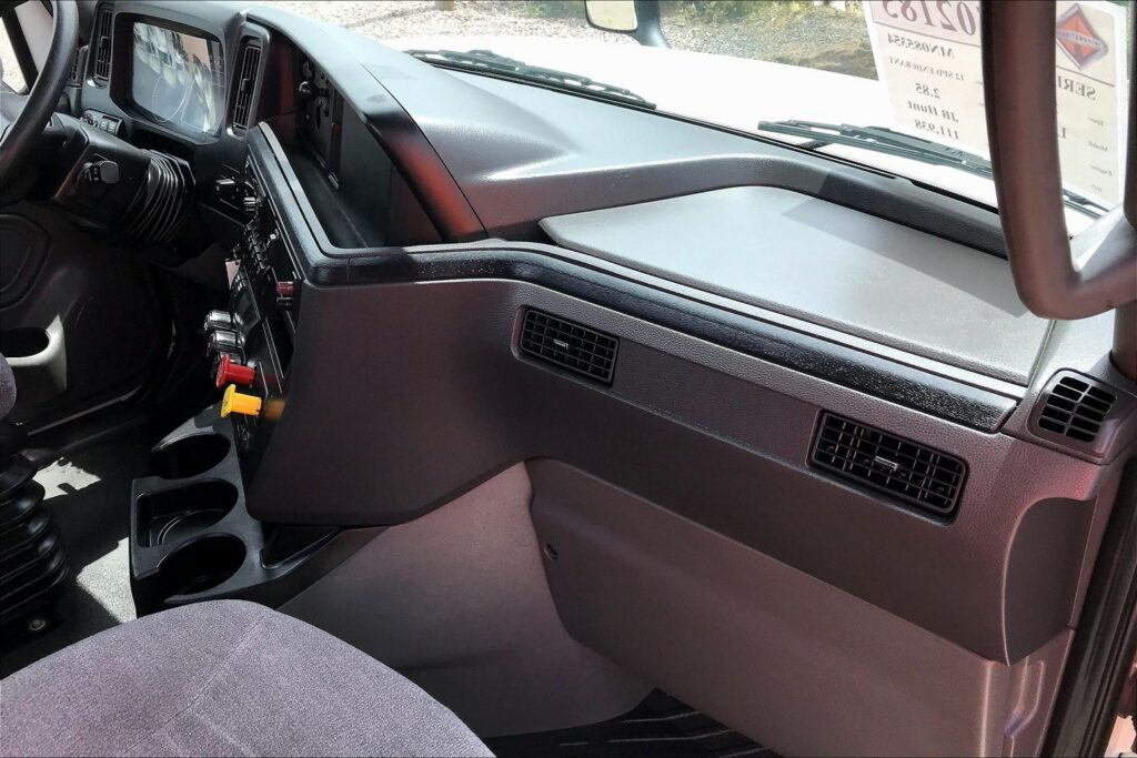 2021 CUM LT625 6×4 Day Cab