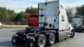 2021 CUM LT625 6×4 Sleeper