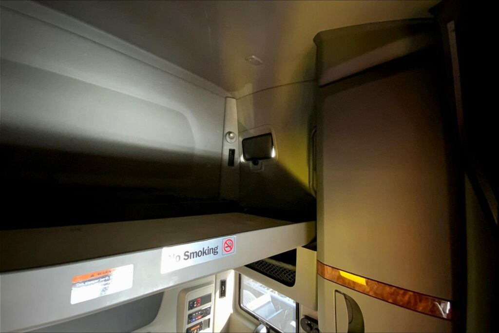 2021 CUM LT625 6×4 Sleeper