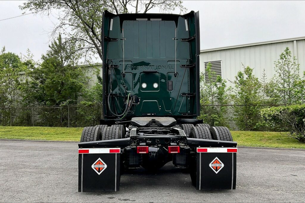 2022 INT LT625 6×4 Sleeper