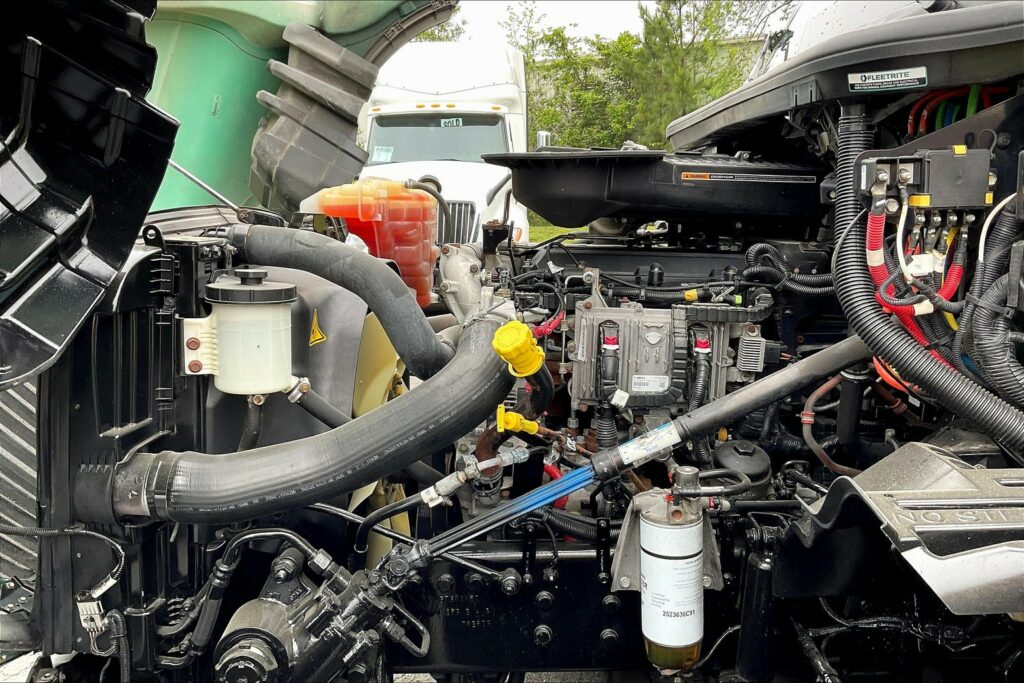 2022 INT LT625 6×4 Sleeper