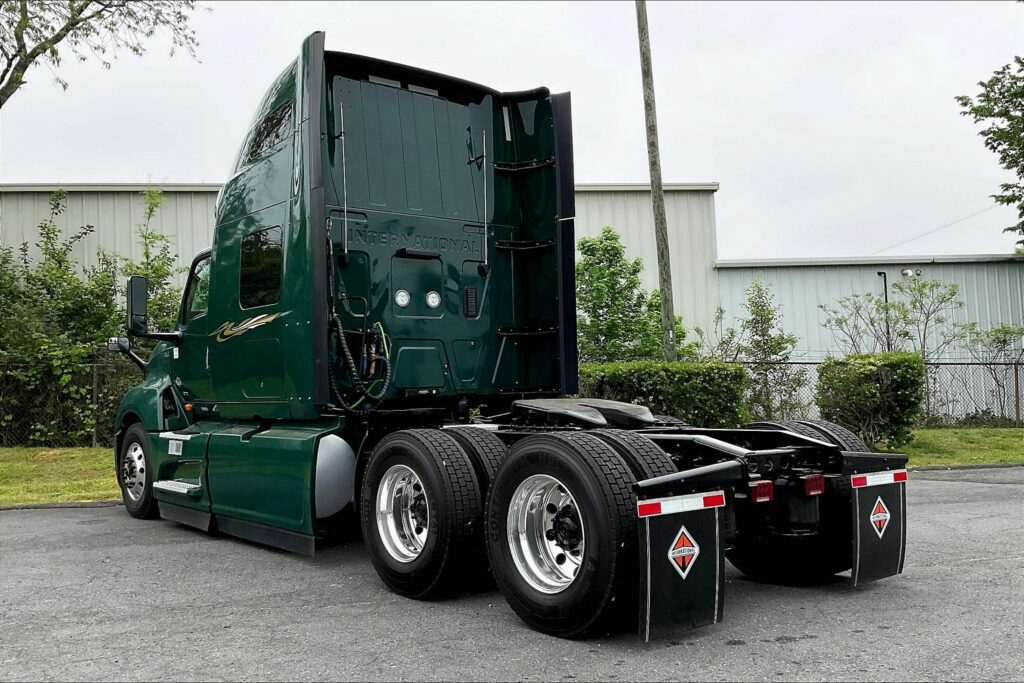 2022 INT LT625 6×4 Sleeper