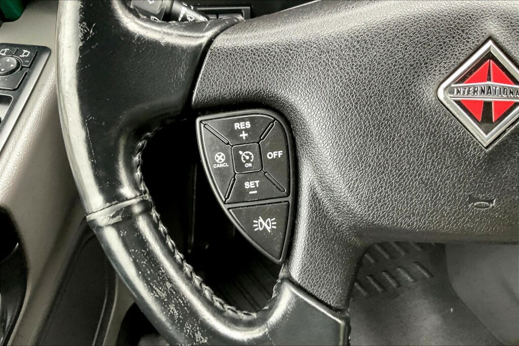 2022 INT LT625 6×4 Sleeper