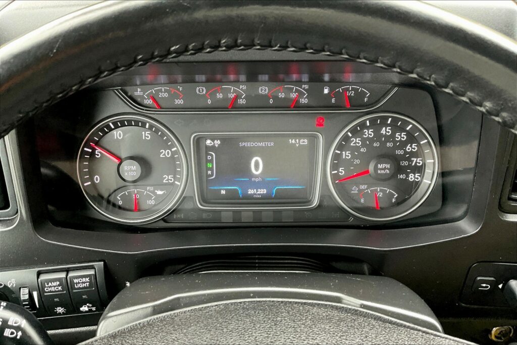 2022 INT LT625 6×4 Sleeper