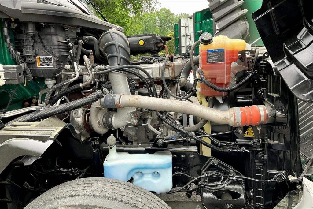 2022 INT LT625 6×4 Sleeper