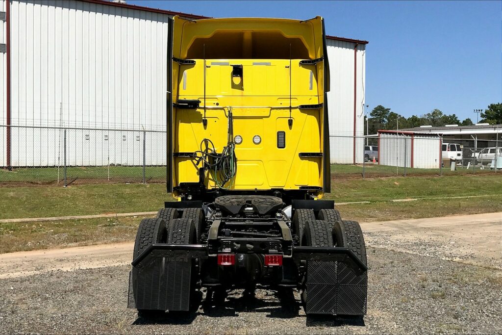 2021 INT LT625 6×4 Sleeper