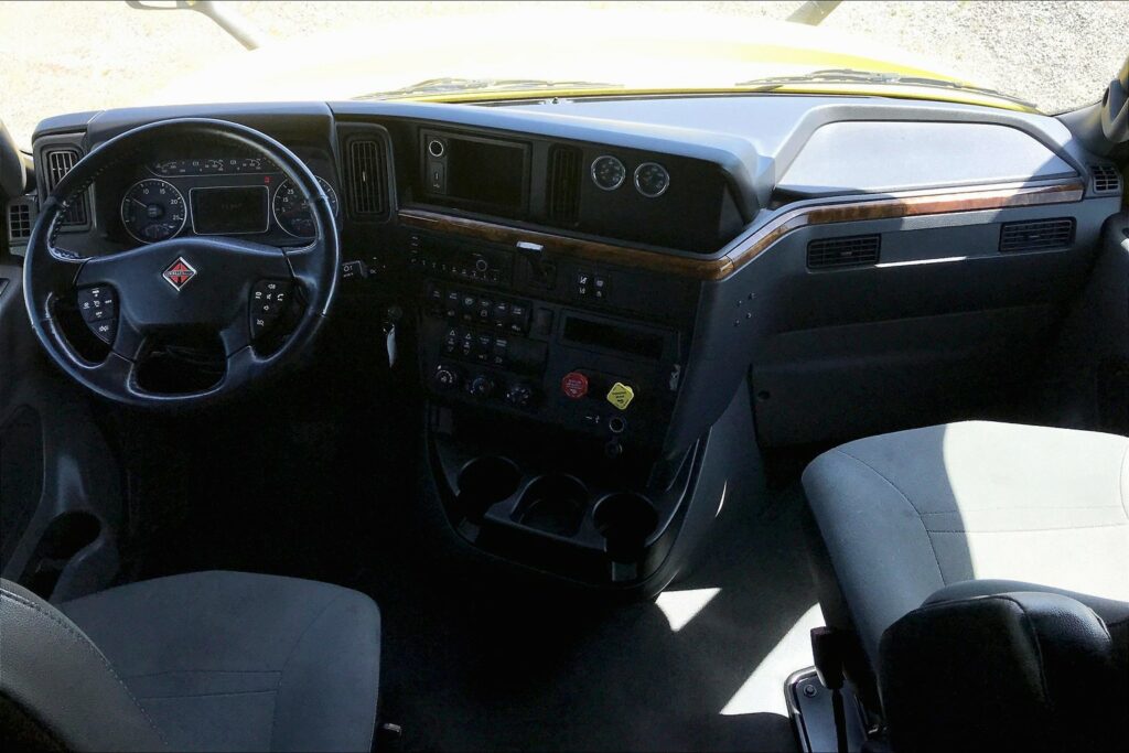 2021 INT LT625 6×4 Sleeper