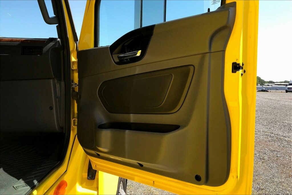 2021 INT LT625 6×4 Sleeper