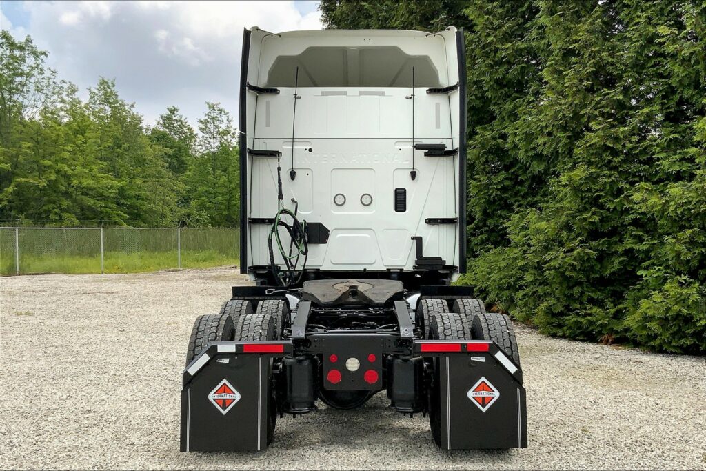 2022 INT LT625 6×4 Sleeper