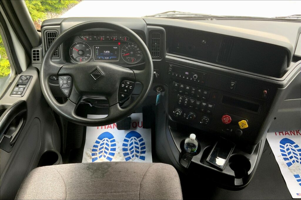 2022 INT LT625 6×4 Sleeper