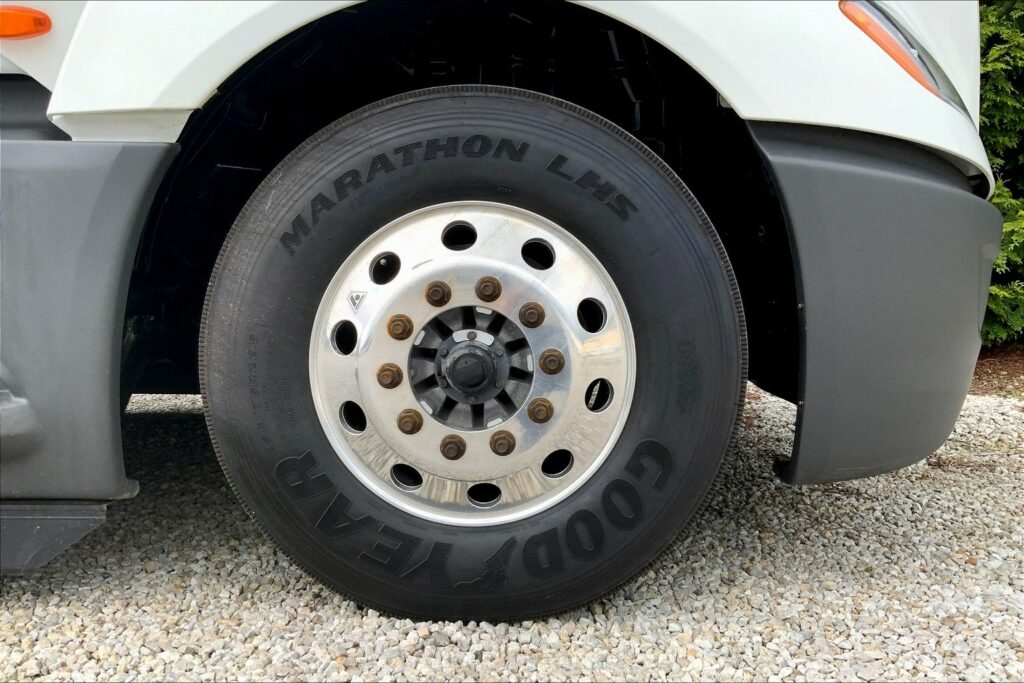 2022 INT LT625 6×4 Sleeper