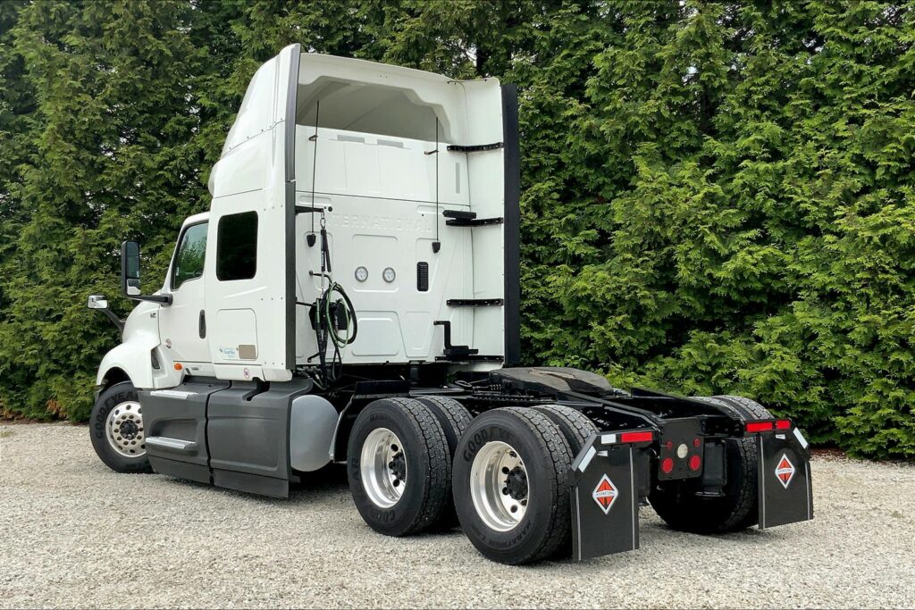 2022 INT LT625 6×4 Sleeper