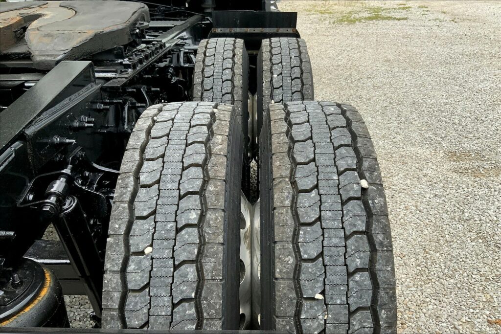 2022 INT LT625 6×4 Sleeper