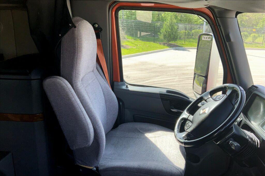 2020 INT LT625 6×4 Sleeper