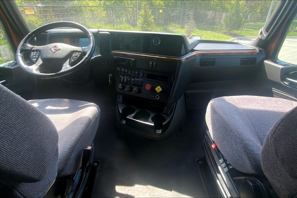 2020 INT LT625 6×4 Sleeper