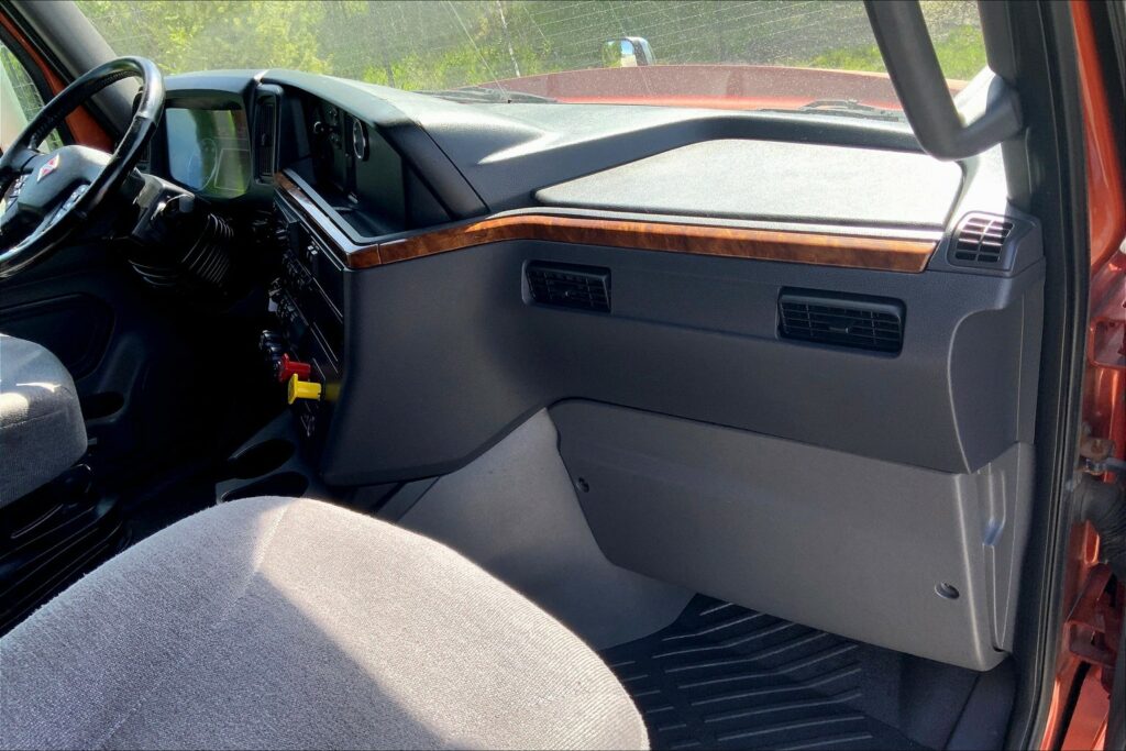 2020 INT LT625 6×4 Sleeper