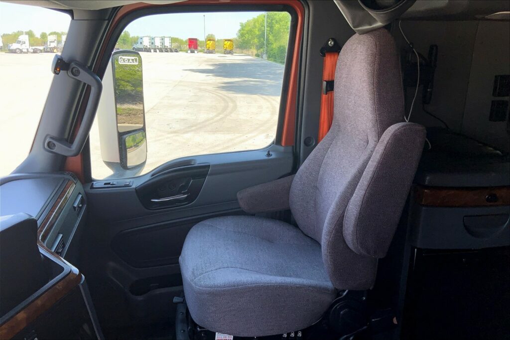 2020 INT LT625 6×4 Sleeper