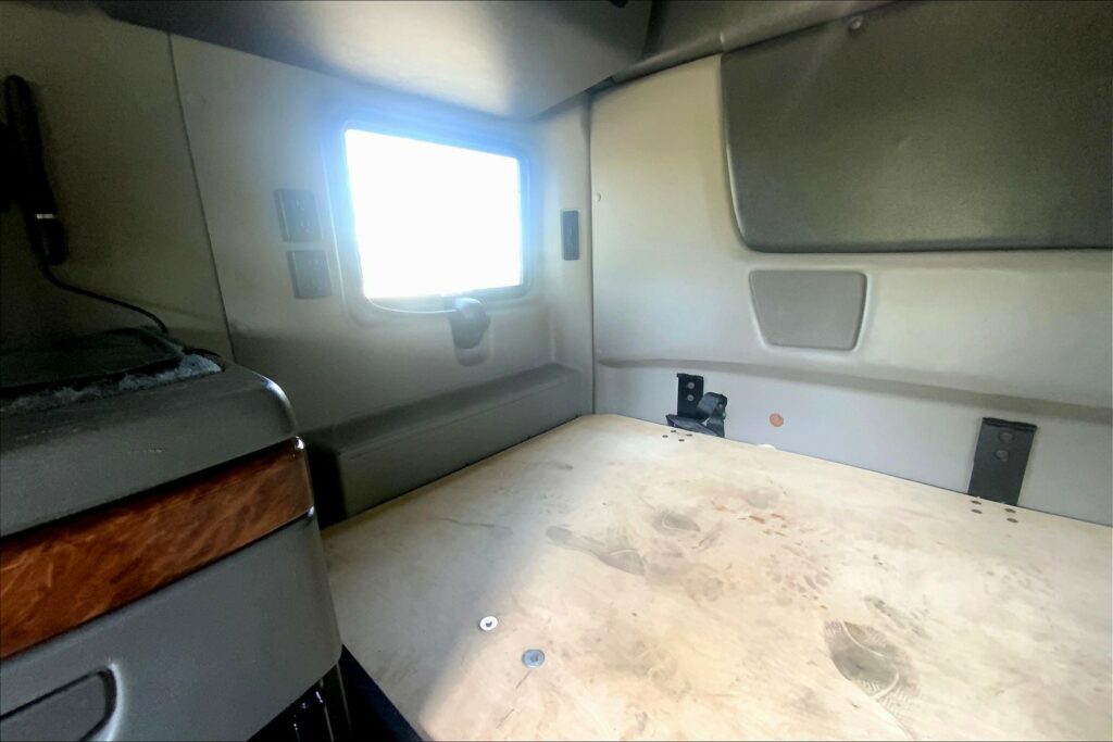 2020 INT LT625 6×4 Sleeper