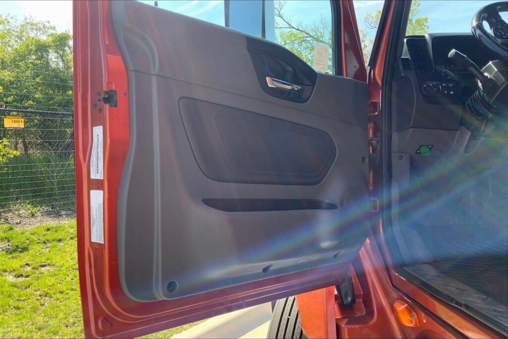 2020 INT LT625 6×4 Sleeper