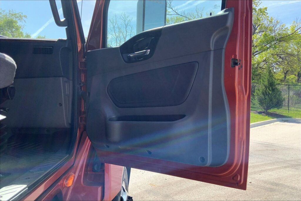 2020 INT LT625 6×4 Sleeper