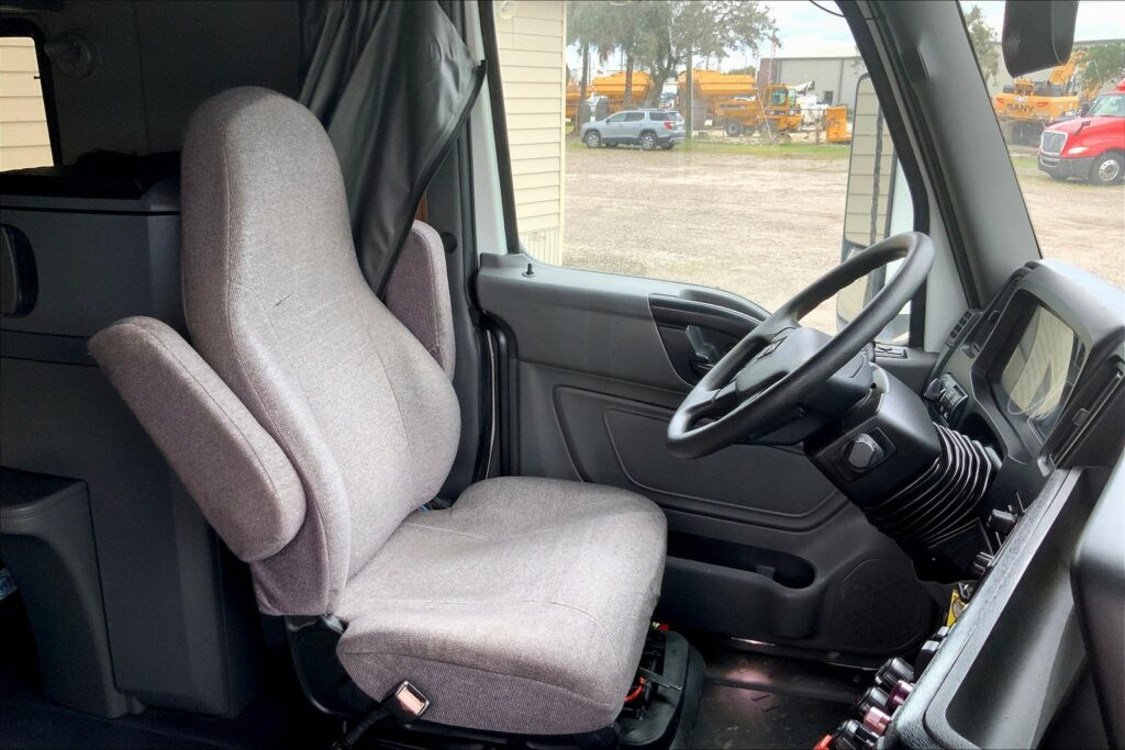 2020 INT LT625 6×4 Sleeper