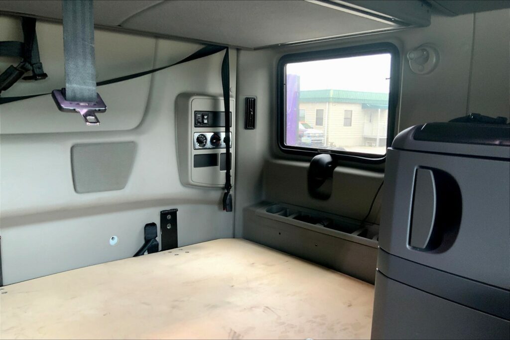 2020 INT LT625 6×4 Sleeper