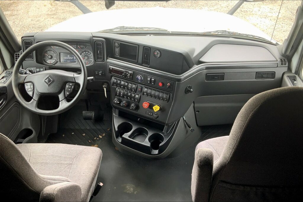 2020 INT LT625 6×4 Sleeper