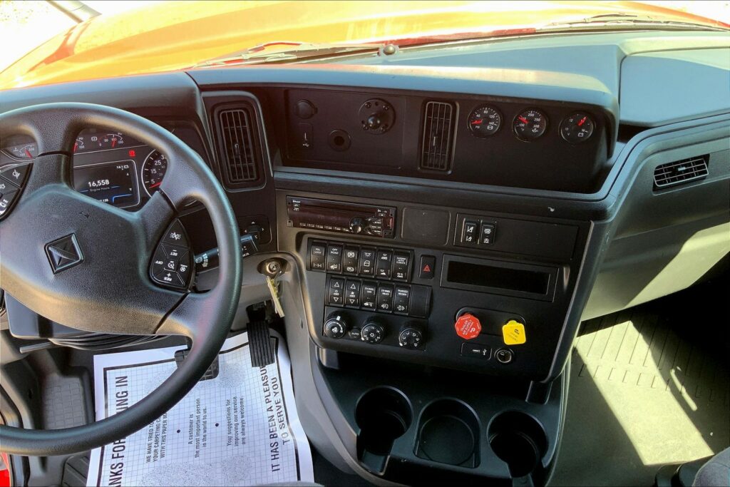 2021 INT LT625 6×4 Sleeper