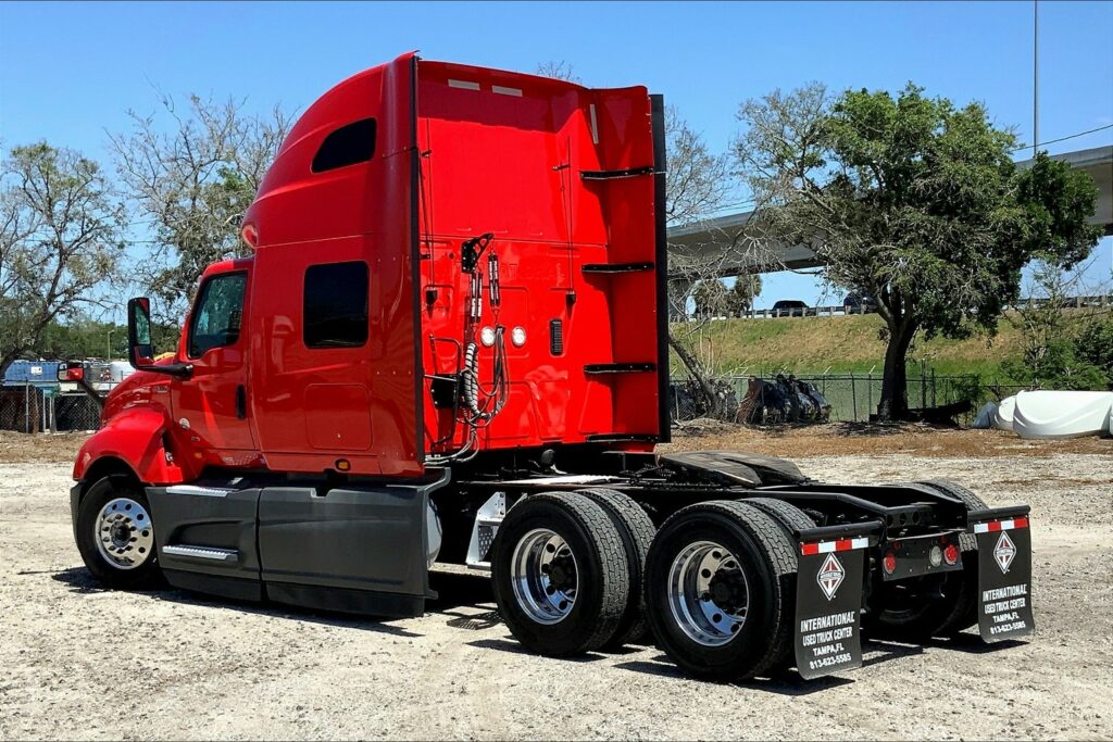 2021 INT LT625 6×4 Sleeper