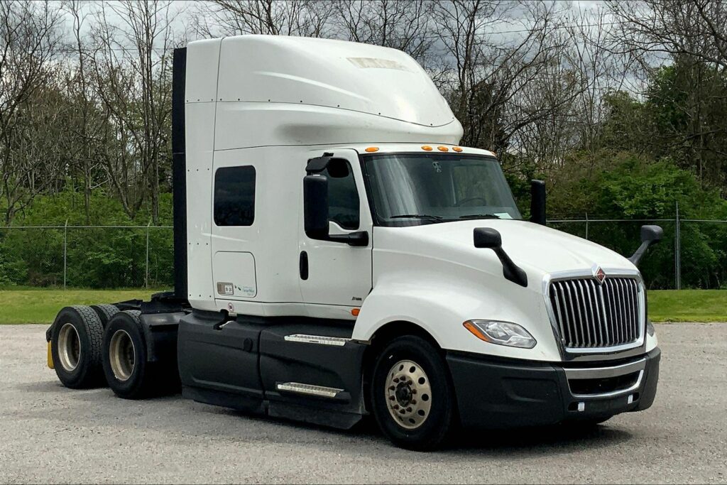 2023 INT LT625 6×4 Sleeper
