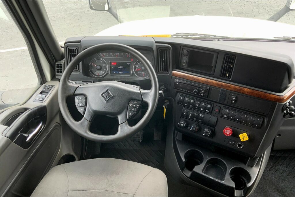 2020 INT LT625 6×4 Sleeper