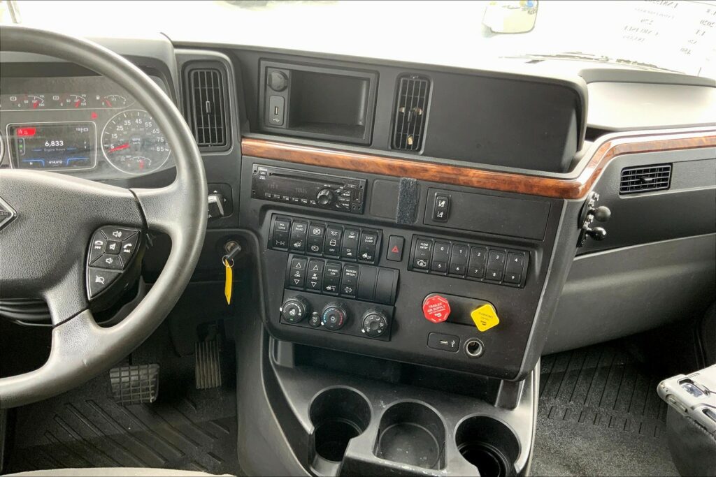 2020 INT LT625 6×4 Sleeper