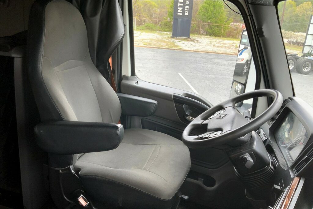 2020 INT LT625 6×4 Sleeper