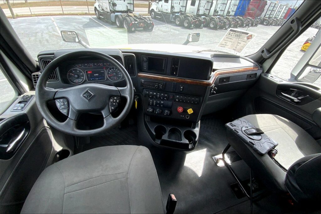 2020 INT LT625 6×4 Sleeper