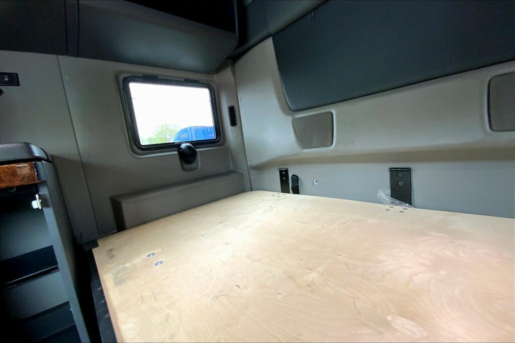 2020 INT LT625 6×4 Sleeper