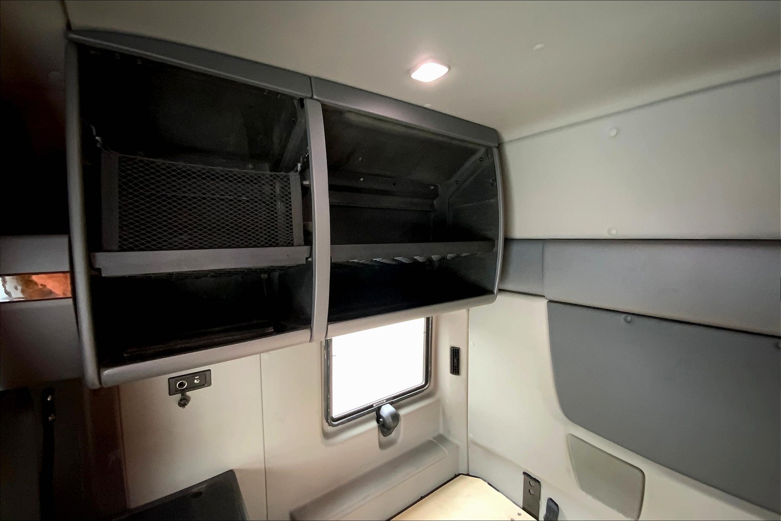 2020 INT LT625 6×4 Sleeper